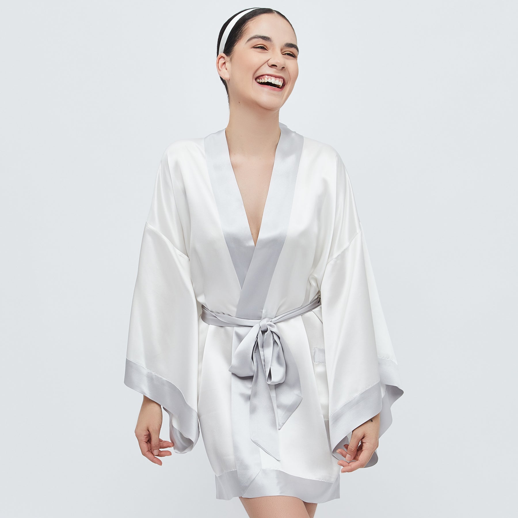 The Geisha Robe White with Silver Trim